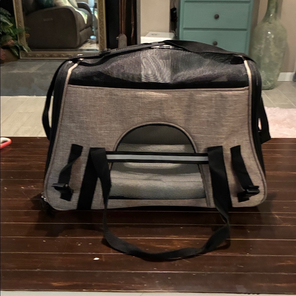 Small Pet Carrier Taupe 
- Used once 19”Lx 10”W x 12” H